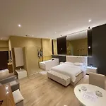 Luxury Jacuzzi Suite- Astir,tirana * Тирана