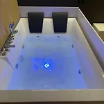 Апартаменты Luxury Jacuzzi Suite- Astir,tirana *