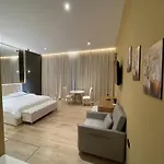 Luxury Jacuzzi Suite- Astir,tirana Апартаменты