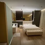 Luxury Jacuzzi Suite- Astir,tirana