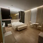 Luxury Jacuzzi Suite- Astir,tirana * Тирана