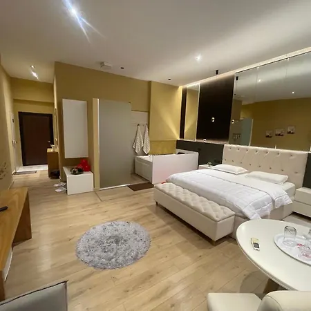Apartmán Luxury Jacuzzi Suite- Astir,tirana