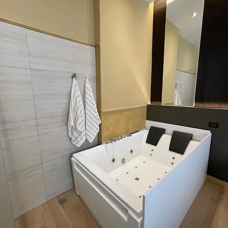 Luxury Jacuzzi Suite- Astir,tirana Lejlighed