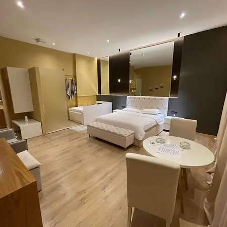 Apartmán Luxury Jacuzzi Suite- Astir,tirana