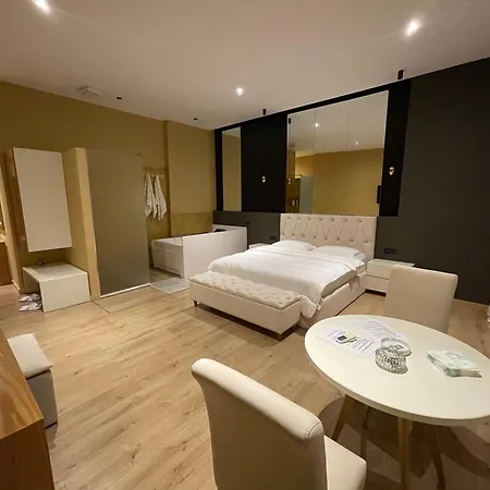 Luxury Jacuzzi Suite- Astir,tirana *