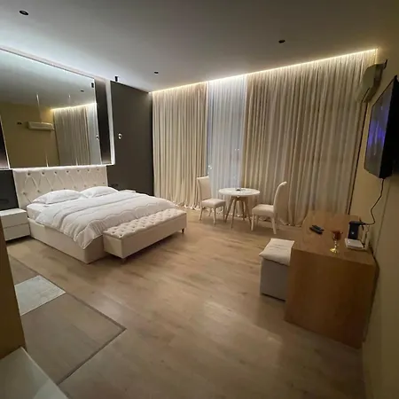 Apartmán Luxury Jacuzzi Suite- Astir,tirana *