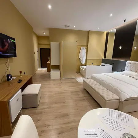 Apartmán Luxury Jacuzzi Suite- Astir,tirana