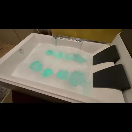 Luxury Jacuzzi Suite- Astir,tirana *