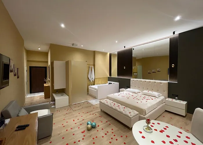 Luxury Jacuzzi Suite- Astir,tirana דירה