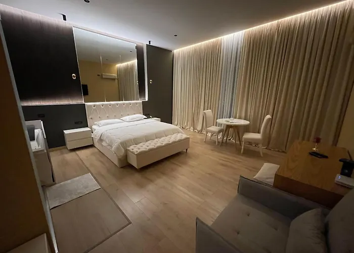 Luxury Jacuzzi Suite- Astir,tirana * טיראנה