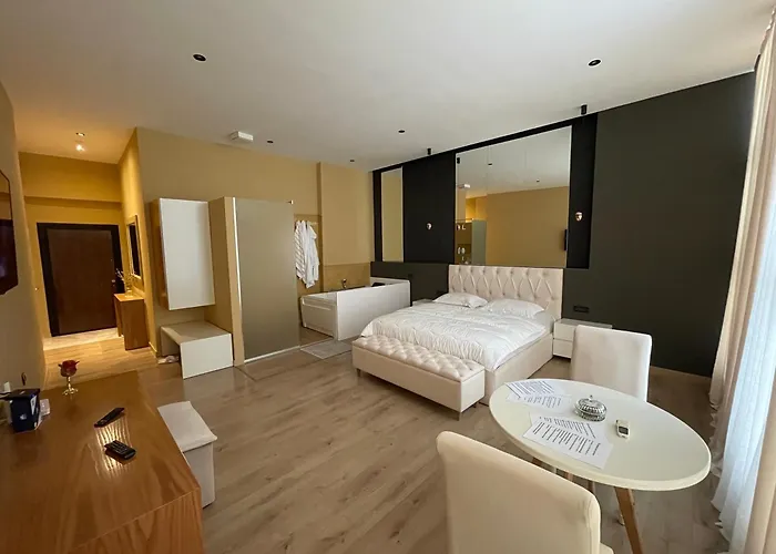 דירה Luxury Jacuzzi Suite- Astir,tirana טיראנה