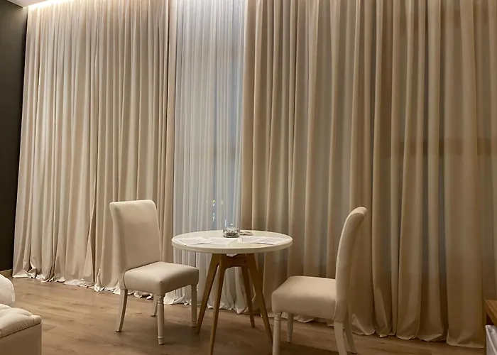 Luxury Jacuzzi Suite- Astir,tirana * טיראנה