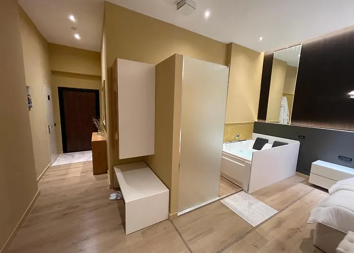 דירה Luxury Jacuzzi Suite- Astir,tirana