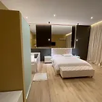 Luxury Jacuzzi Suite- Astir,tirana