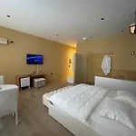 شقة Luxury Jacuzzi Suite- Astir,tirana تيرانا