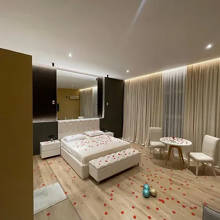 Luxury Jacuzzi Suite- Astir,tirana * 티라나