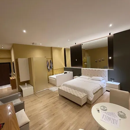 Luxury Jacuzzi Suite- Astir,tirana * 티라나