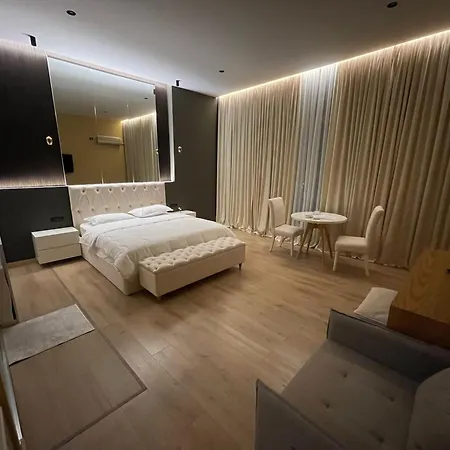 Luxury Jacuzzi Suite- Astir,tirana * 티라나