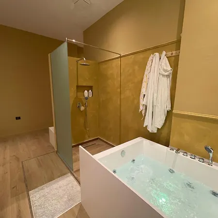 Luxury Jacuzzi Suite- Astir,tirana *
