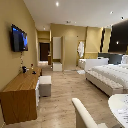 Luxury Jacuzzi Suite- Astir,tirana شقة