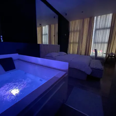 Apartment Luxury Jacuzzi Suite- Astir,tirana *