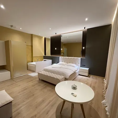 Luxury Jacuzzi Suite- Astir,tirana *