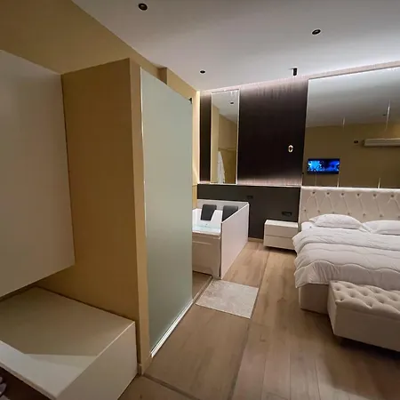 Lägenhet Luxury Jacuzzi Suite- Astir,tirana