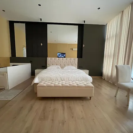 Luxury Jacuzzi Suite- Astir,tirana * 티라나