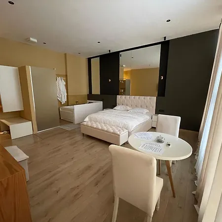 Luxury Jacuzzi Suite- Astir,tirana