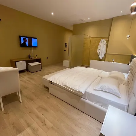 아파트 Luxury Jacuzzi Suite- Astir,tirana