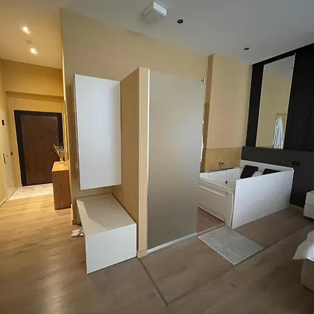 Apartment Luxury Jacuzzi Suite- Astir,tirana *