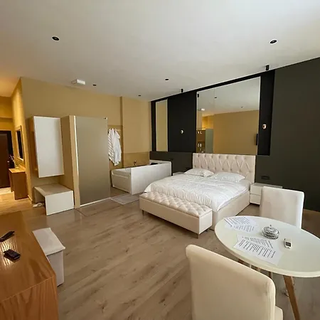 Luxury Jacuzzi Suite- Astir,tirana تيرانا