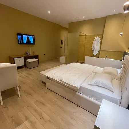 Luxury Jacuzzi Suite- Astir,tirana 아파트 *