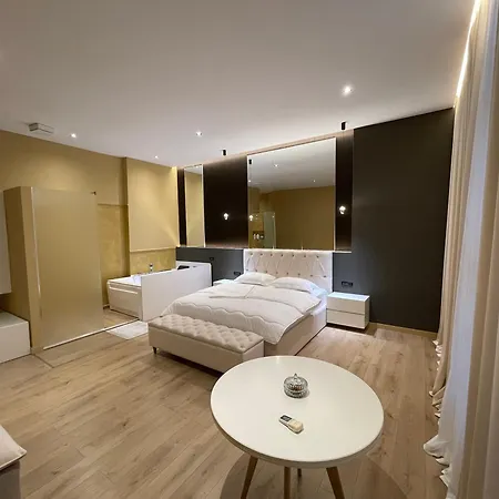 Luxury Jacuzzi Suite- Astir,tirana * تيرانا