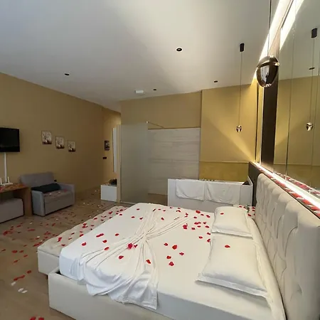 شقة Luxury Jacuzzi Suite- Astir,tirana