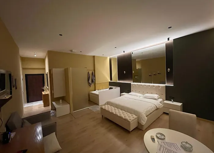 Luxury Jacuzzi Suite- Astir,tirana Appartement