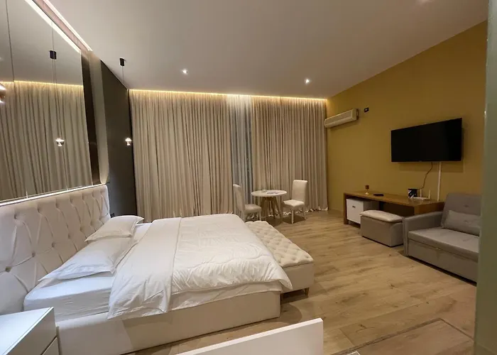 Luxury Jacuzzi Suite- Astir,tirana Appartement