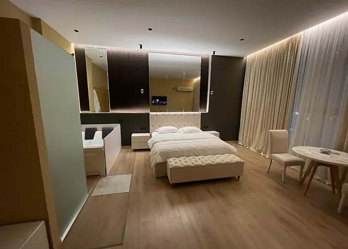 Luxury Jacuzzi Suite- Astir,tirana * Tirana