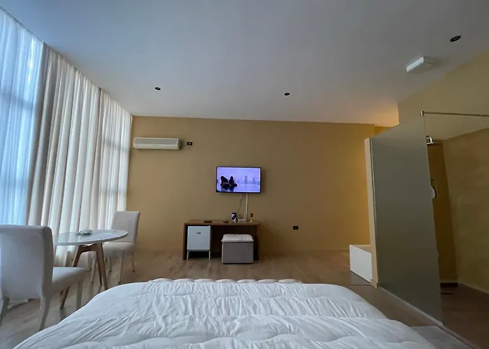 Luxury Jacuzzi Suite- Astir,tirana Appartement *