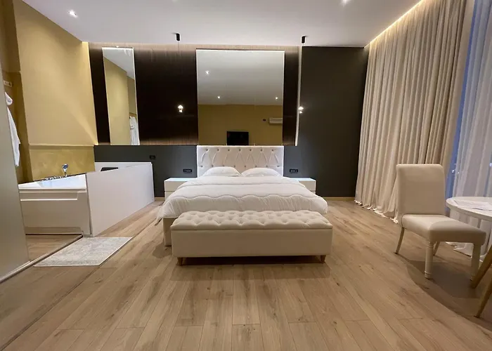 Luxury Jacuzzi Suite- Astir,tirana *