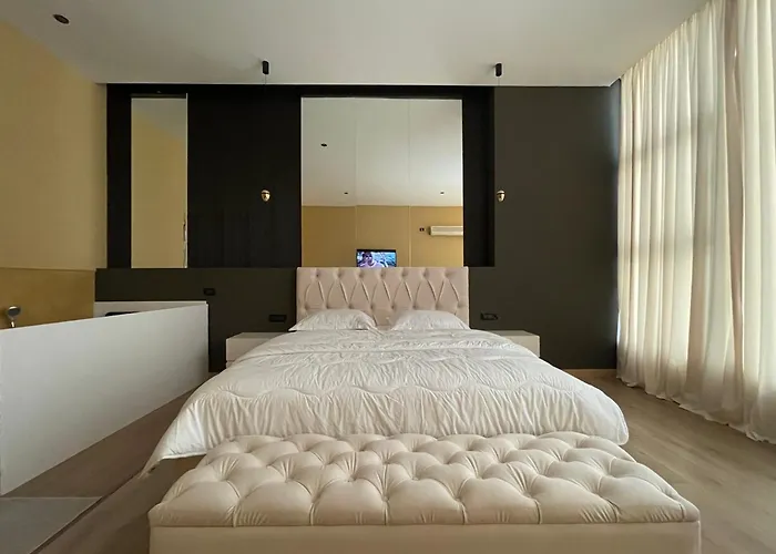 Luxury Jacuzzi Suite- Astir,tirana * Tirana