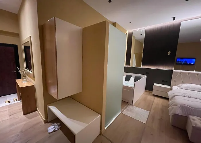 Luxury Jacuzzi Suite- Astir,tirana Appartement