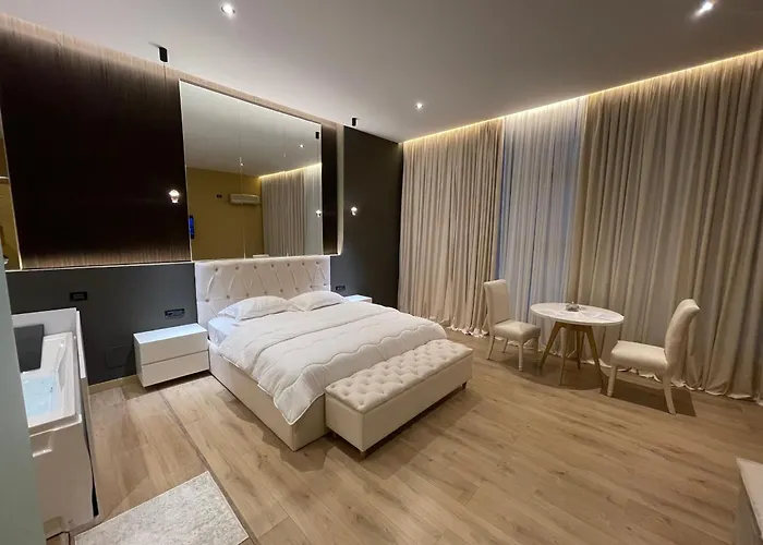 Luxury Jacuzzi Suite- Astir,tirana