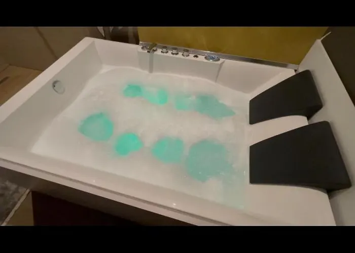 Luxury Jacuzzi Suite- Astir,tirana *